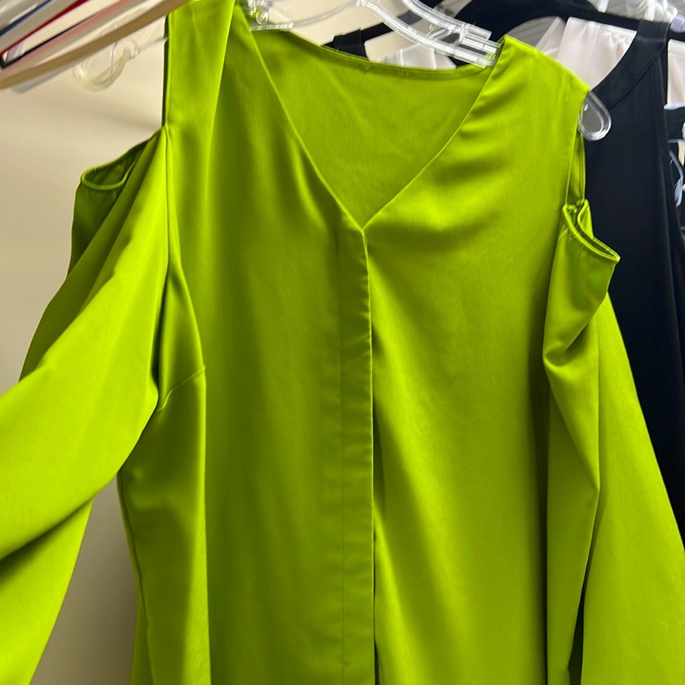 Cold shoulder top